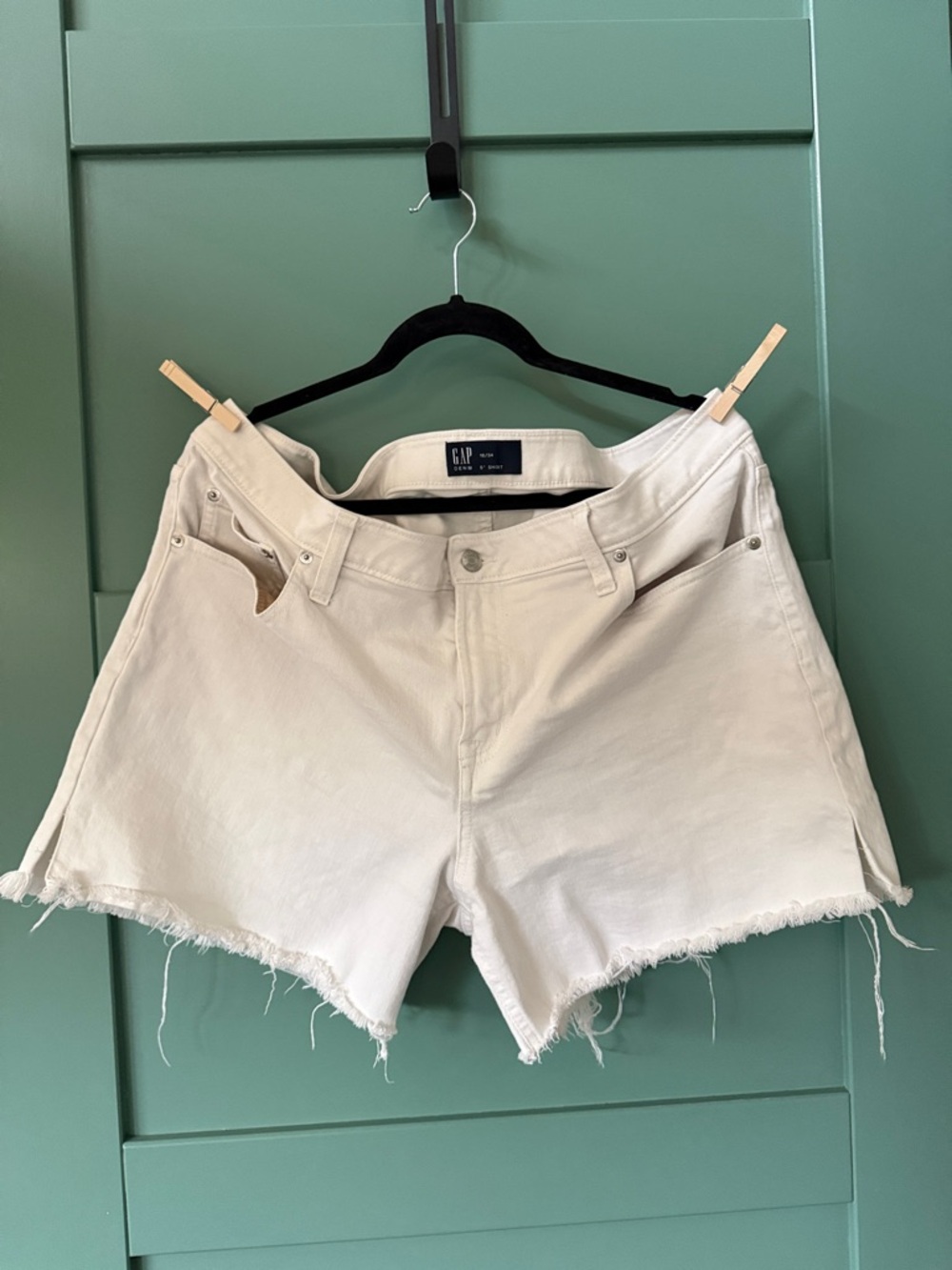 GAP White Frayed Hem Denim Shorts